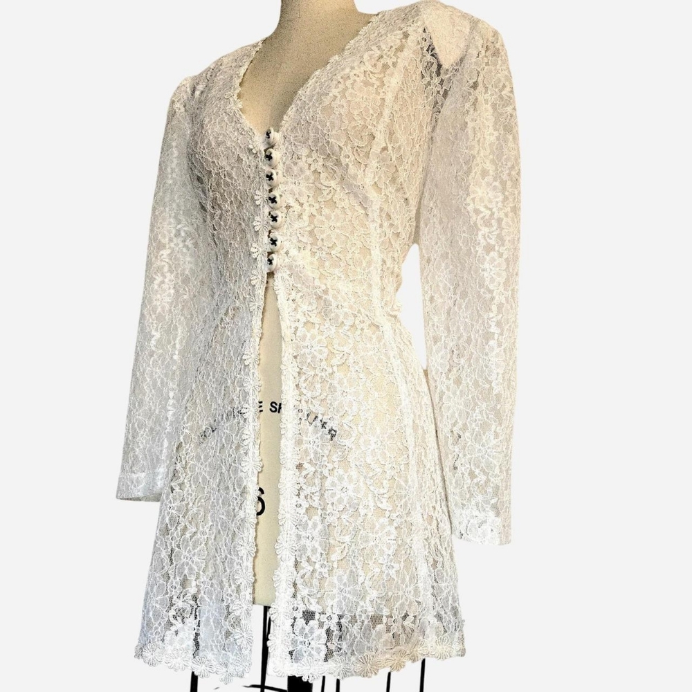 Beautiful U Size 18 White lace layering long sleeve button up
